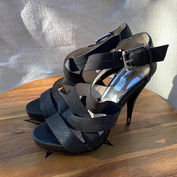 Michael Kors Women's Designer Snake Print Heels Shoes Size 9.5 Open-Toe Black - Picture 1 of 12